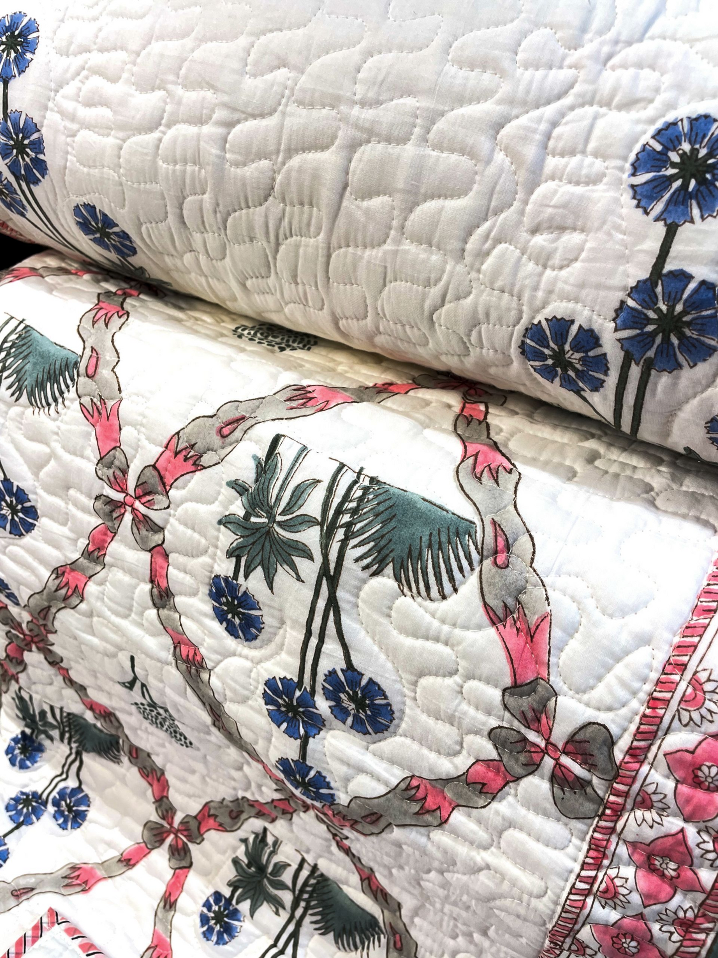 DELPHINE BEDSPREAD IVORY MULTI FLORAL WITH 2 PILLOWCASE 90 x 108 IN