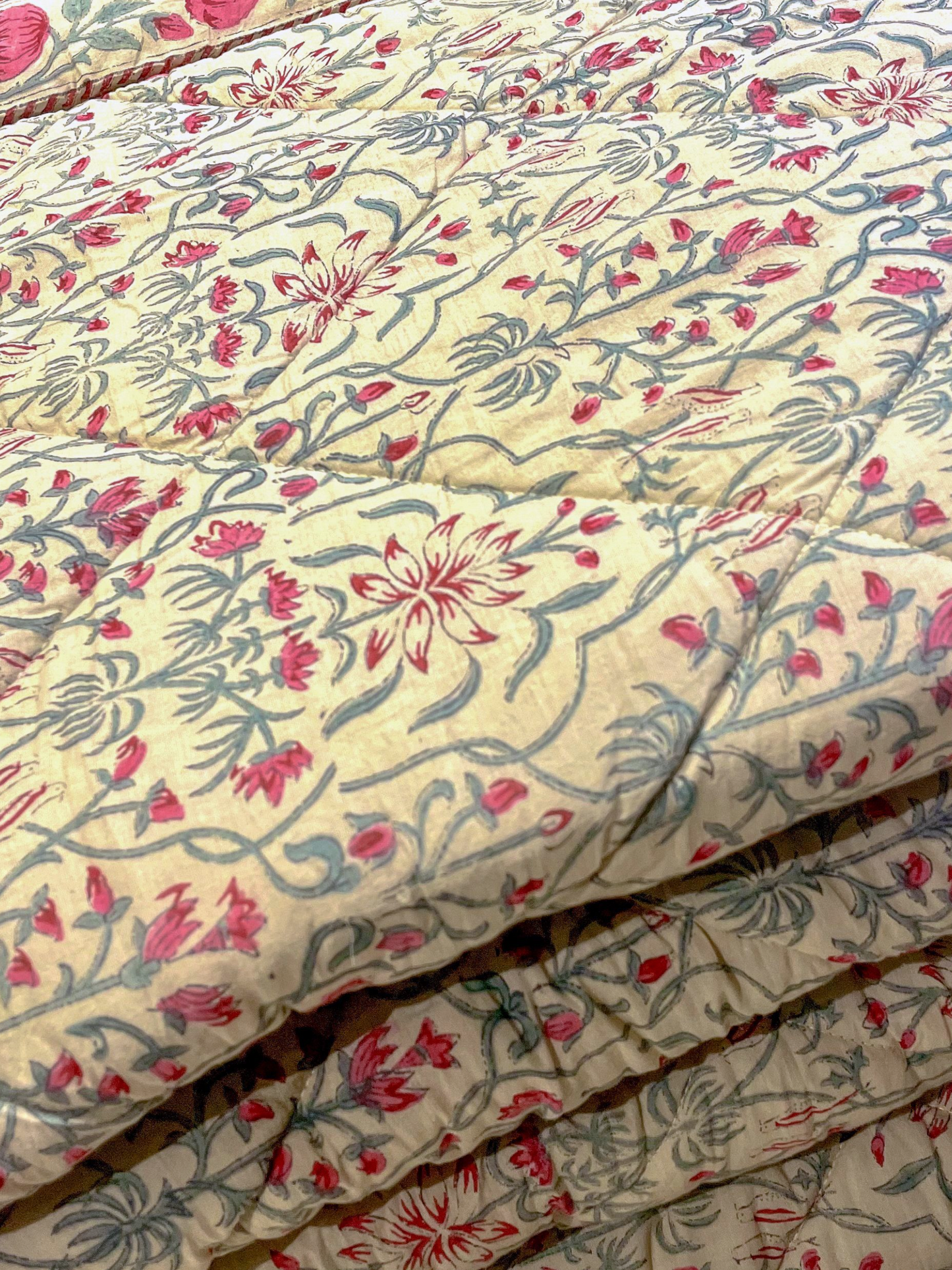 NARGIS QUILTED COMFORTER ANTIQUE IVORY ANTIQUE IVORY 90 x 108 IN