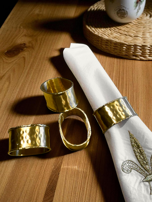 REGAL OVAL NAPKIN RING HAMMERED GOLD (SET OF 4)