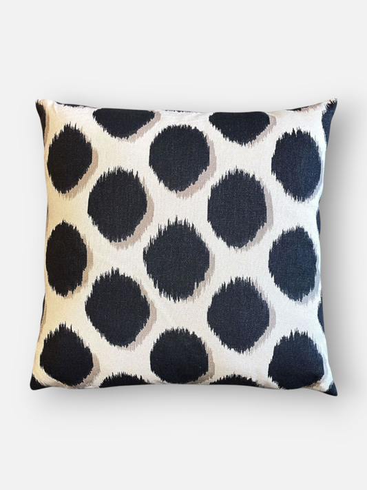 DIORRA SPOT BLACK & IVORY 20 x 20 IN