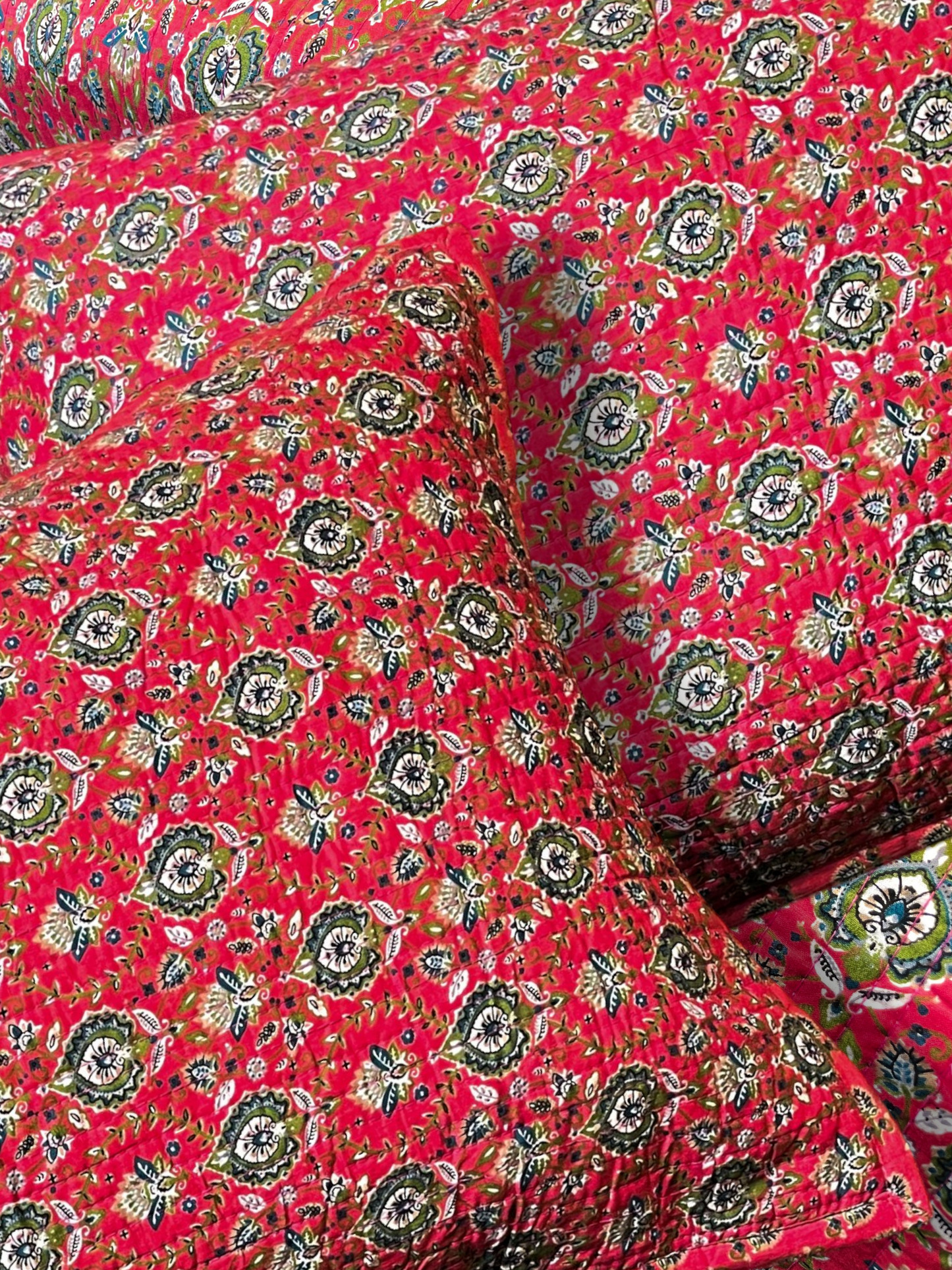DIVINE BEDSPREAD WITH 2 PILLOWCASE RICH CRIMSON RED 90 x 108 IN