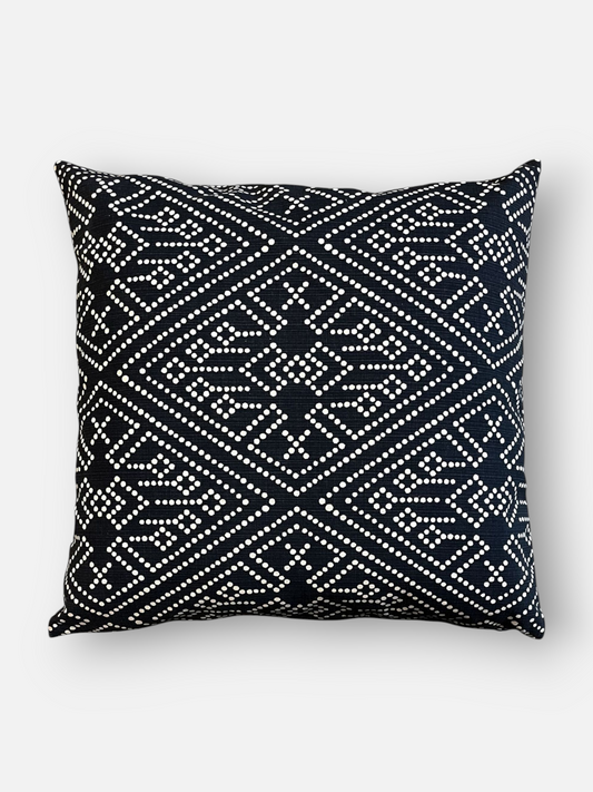 NOCTURNE GRID CUSHION WHITE & BLACK 20 x 20 IN