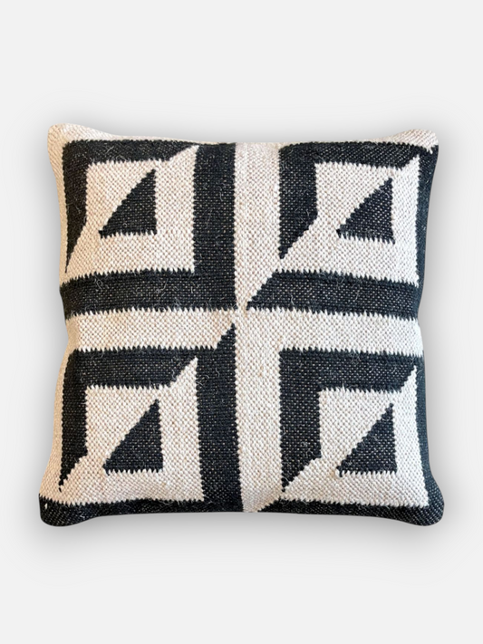 NAVARRA CUSHION BLACK & WHITE 20 x 20 IN