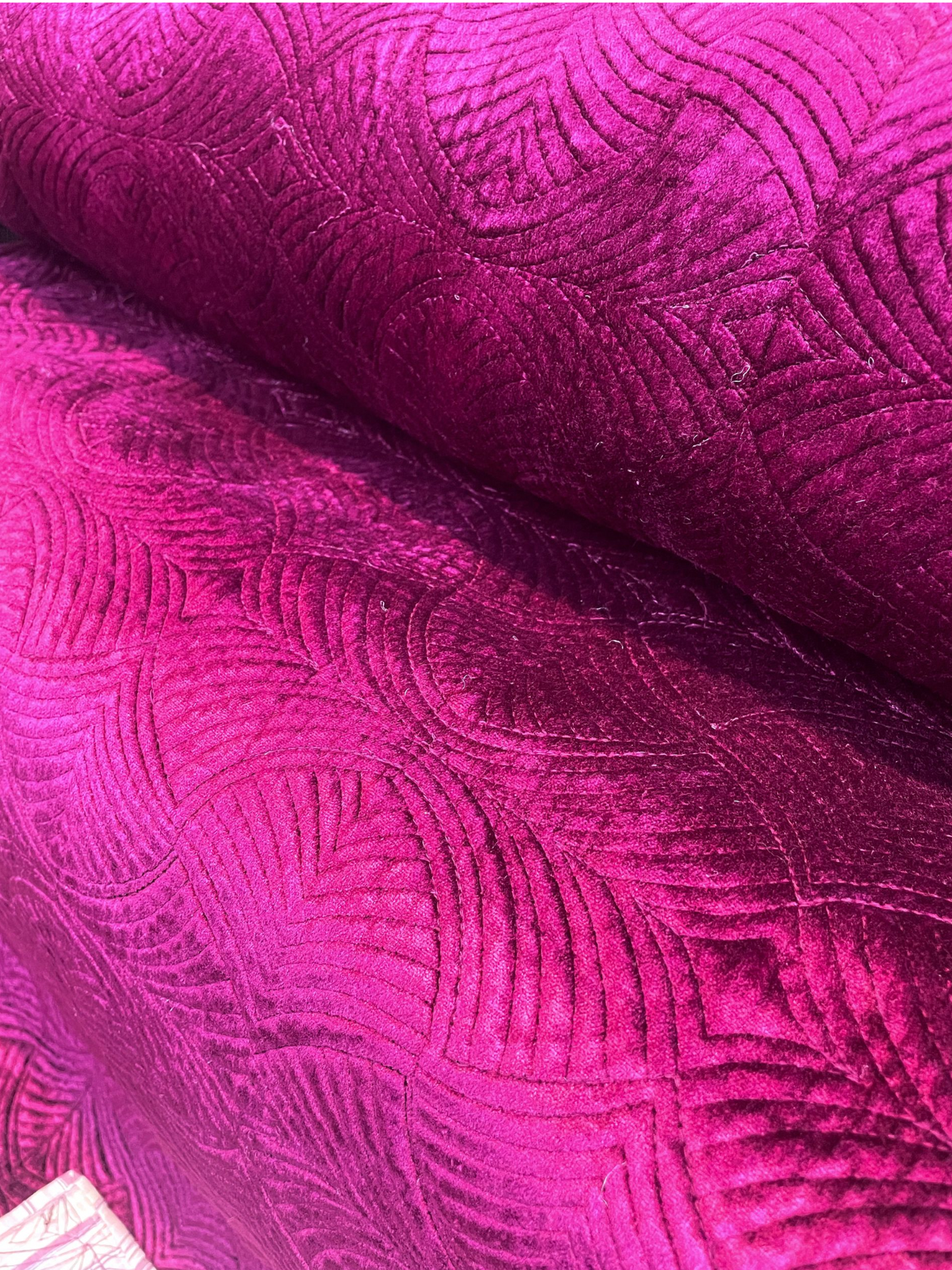 NOBLE PLUM BEDSPREAD WITH 2 CUSHION COVERS DEEP PLUM 90 x 108 IN