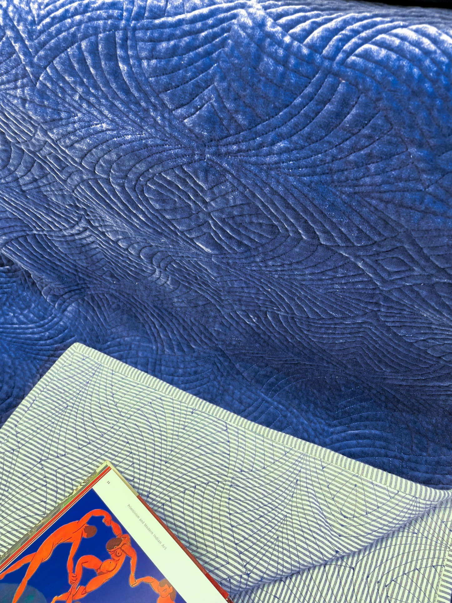 NOBLE BLUE BEDSPREAD WITH 2 CUSHION COVERS NAVY BLUE 90 x 108 IN