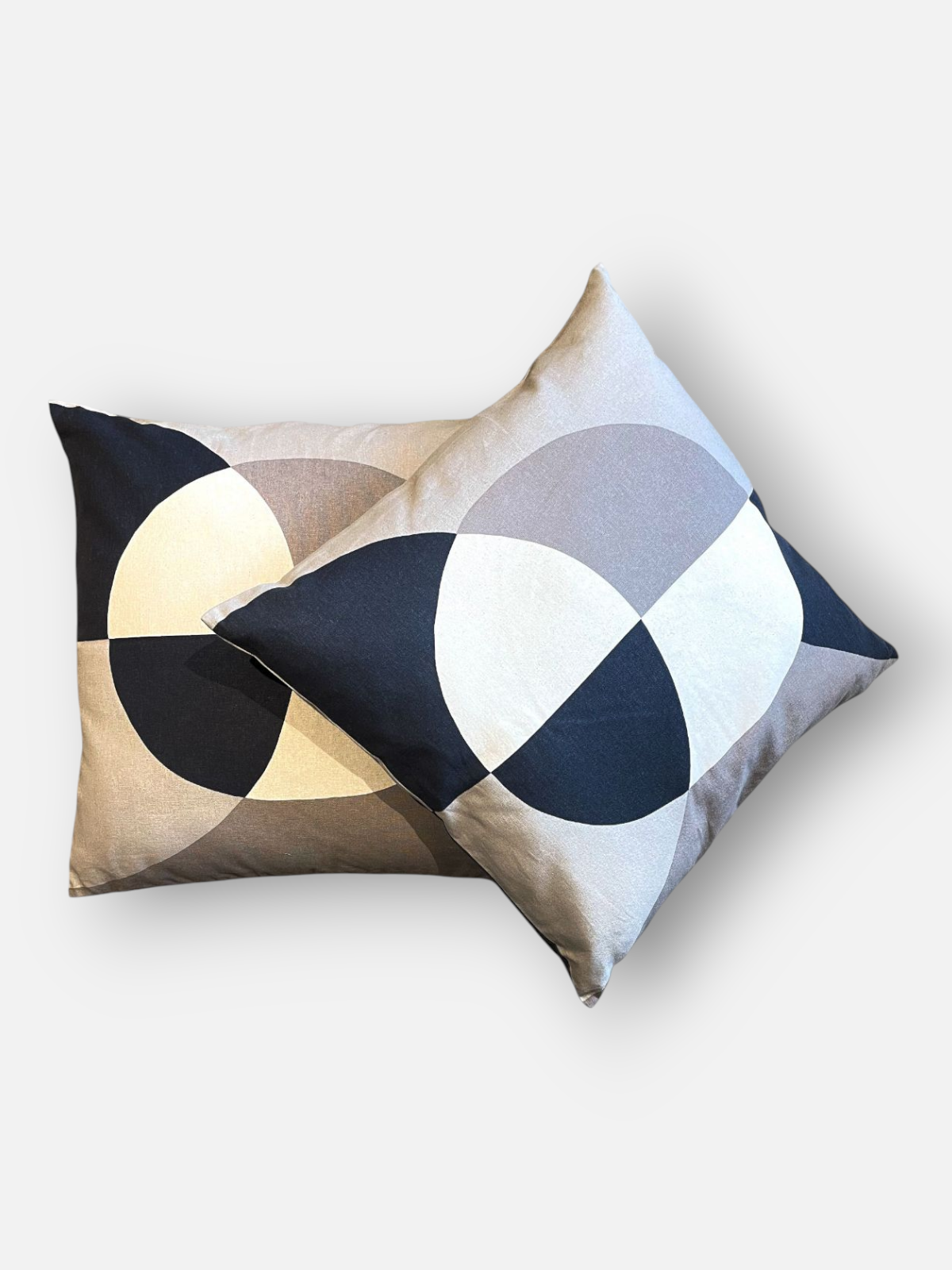 DEXTRA CUSHION BLACK & IVORY 20 x 20 IN