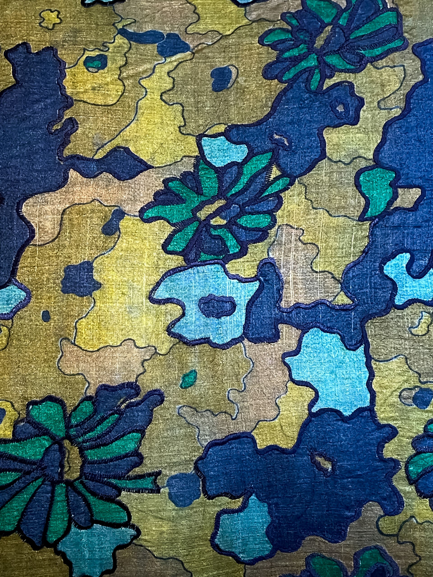 NIVANTA CUSHION NAVY & ANTIQUE GOLD 20 x 20 IN