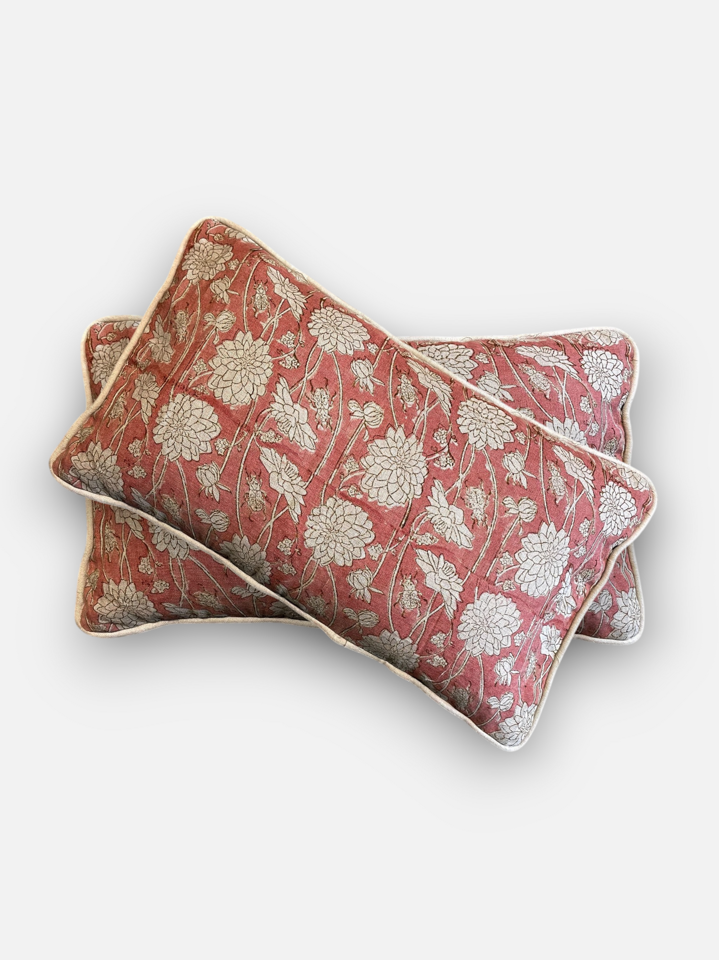 RHEVA BLOOM LUMBER CUSHION DUSTY ROSE 20 x 12 IN