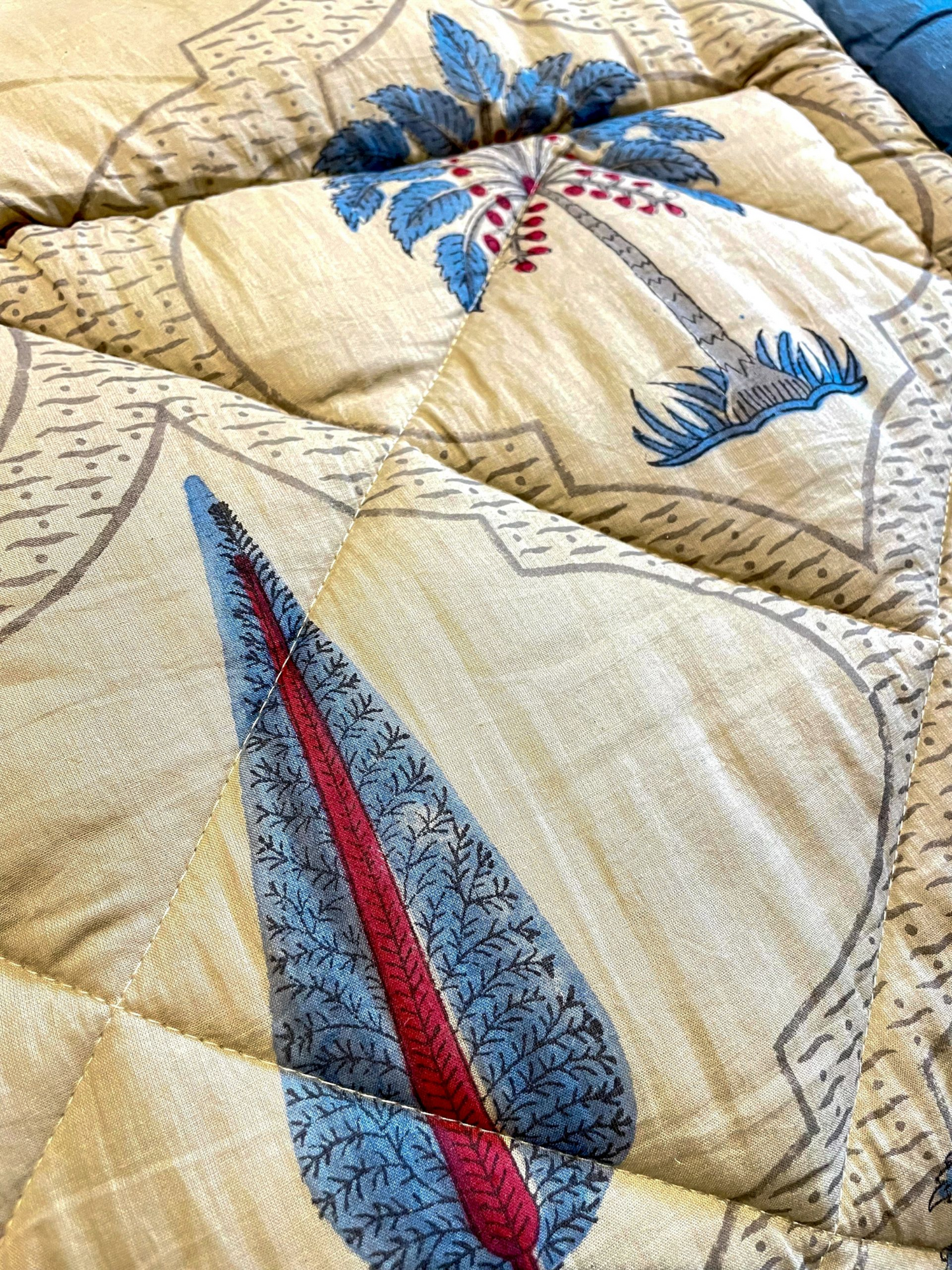 DELPHINA QUILTED COMFORTER SINGLE BEIGE & BLUE 54 x 90 IN