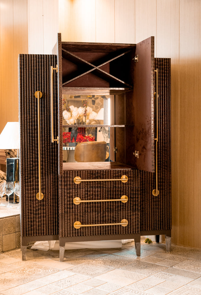 Puglia Leather Bar