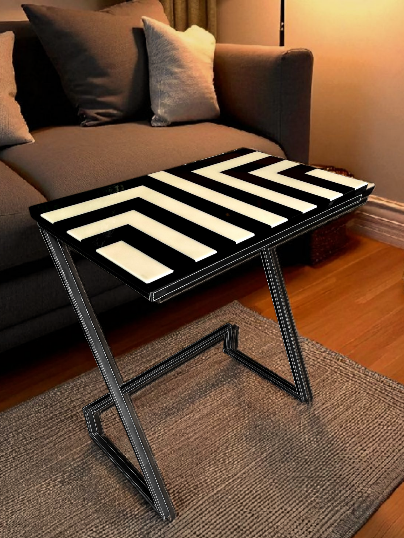 BLACK & WHITE TABLE LARGE