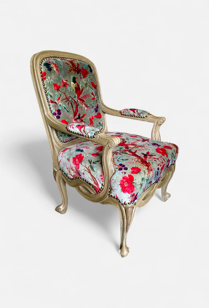 CHIRPY CHAIR
