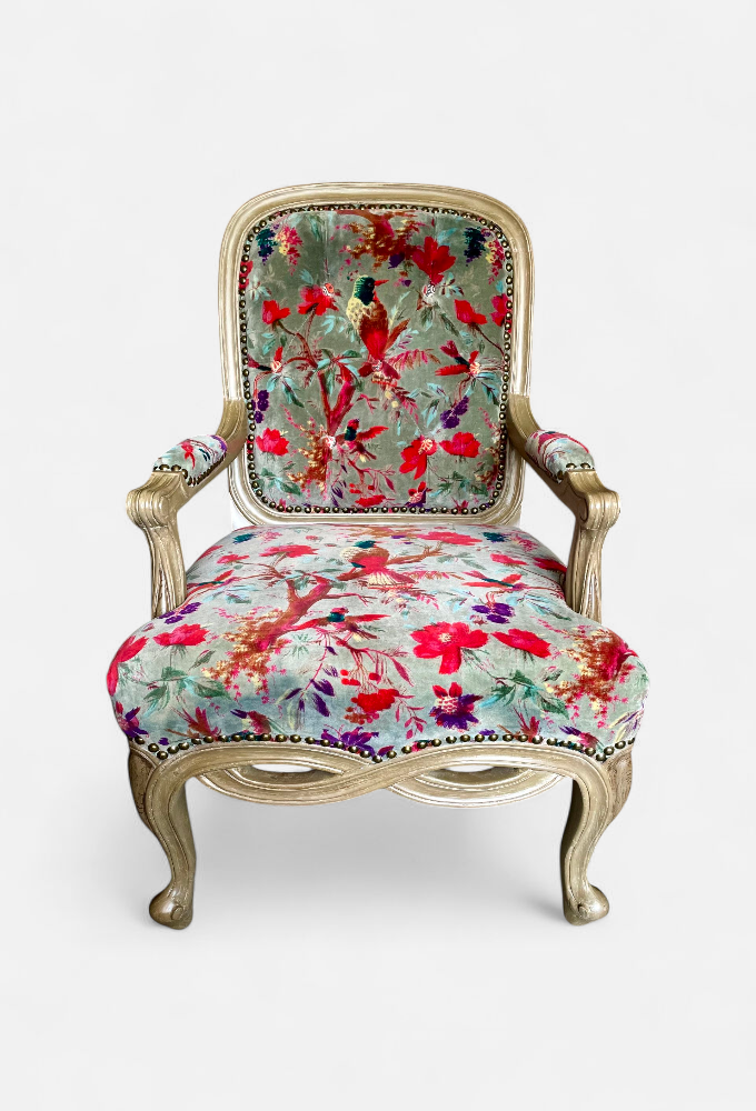 CHIRPY CHAIR