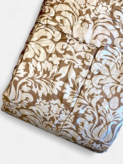 DAHILA  QUILTED COMFORTER SINGLE TAUPE & IVORY 54 x 90 IN