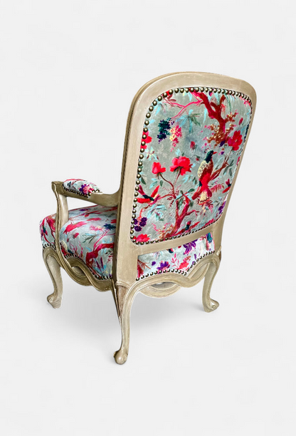 CHIRPY CHAIR