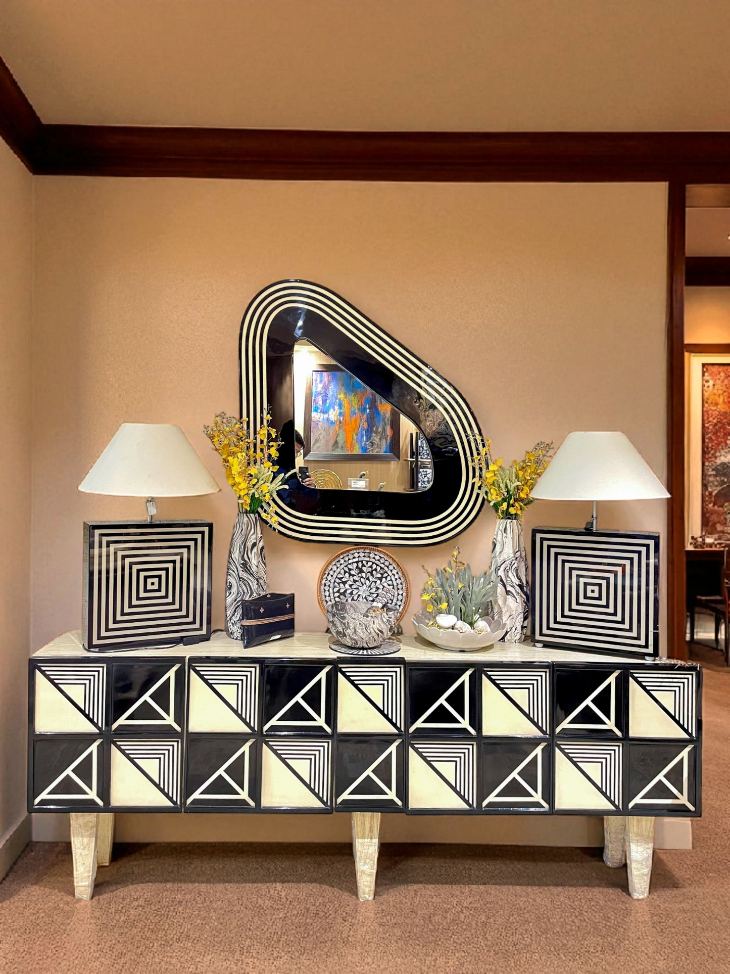 GEOMETRIC CONSOLE