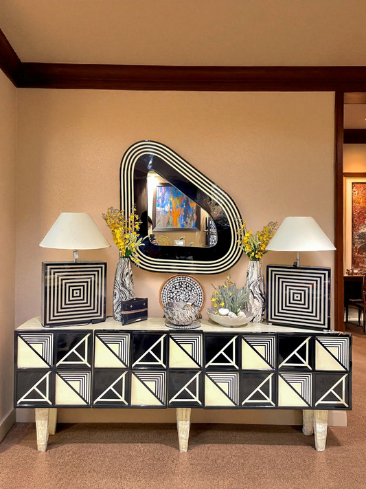GEOMETRIC CONSOLE