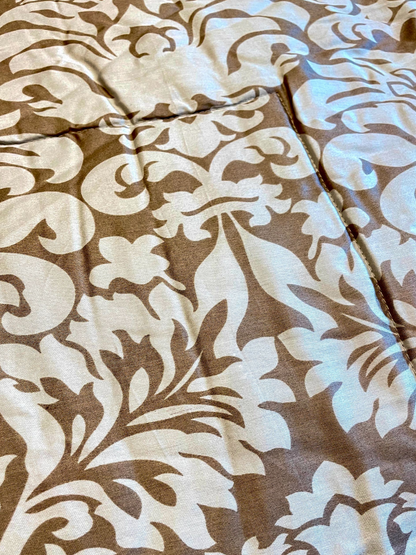 DAHILA  QUILTED COMFORTER SINGLE TAUPE & IVORY 54 x 90 IN