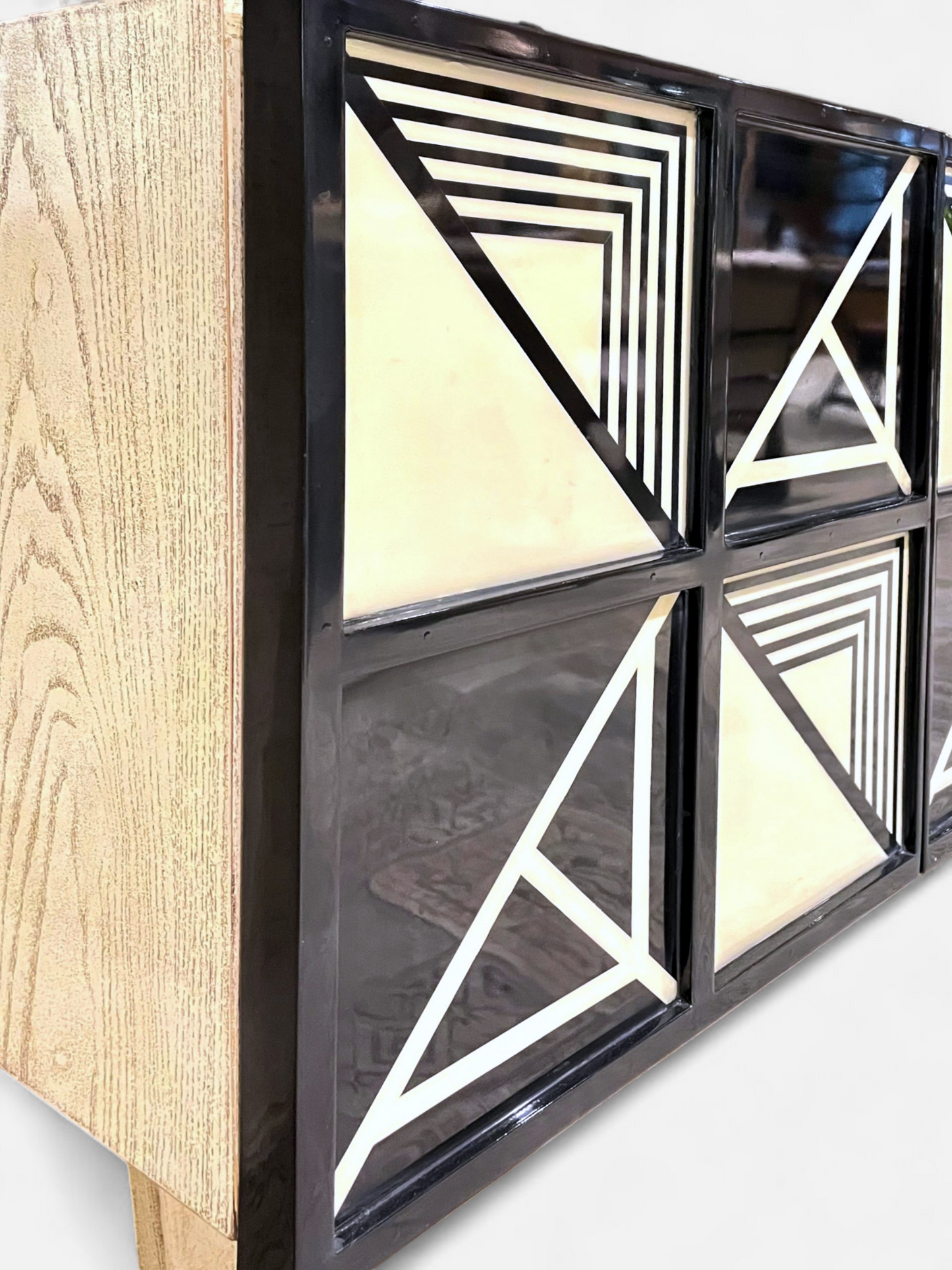 GEOMETRIC CONSOLE