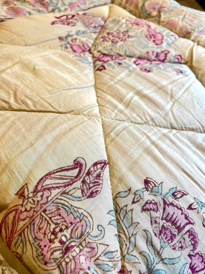 DIANA QUILTED COMFORTER SINGLE IVORY & SOFT PINK 54 x 90 IN