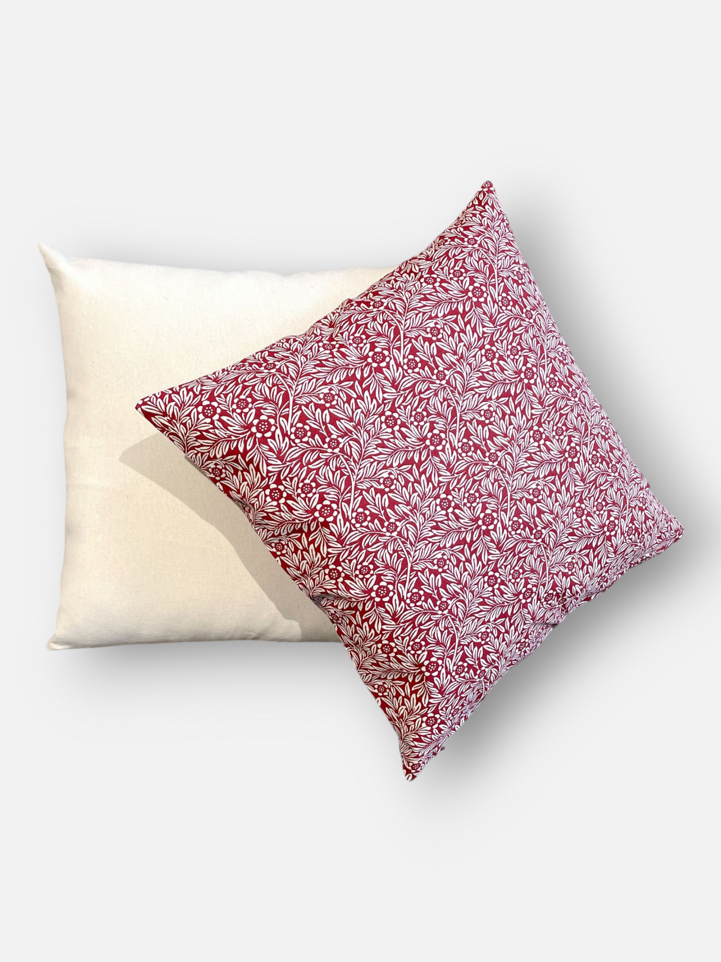 DAHILA CUSHION RED 20 x 20 IN