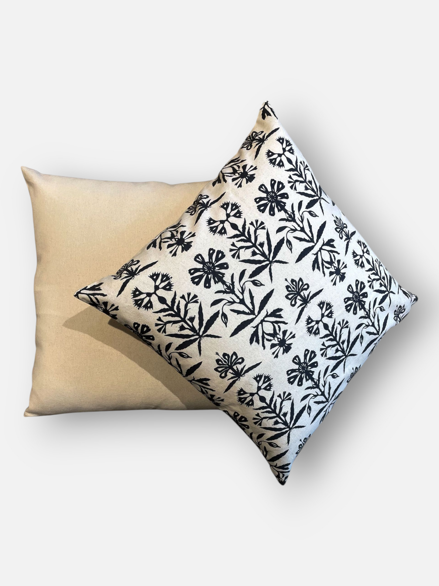 RAVENBLOOM CUSHION BLACK & IVORY 20 x 20 IN