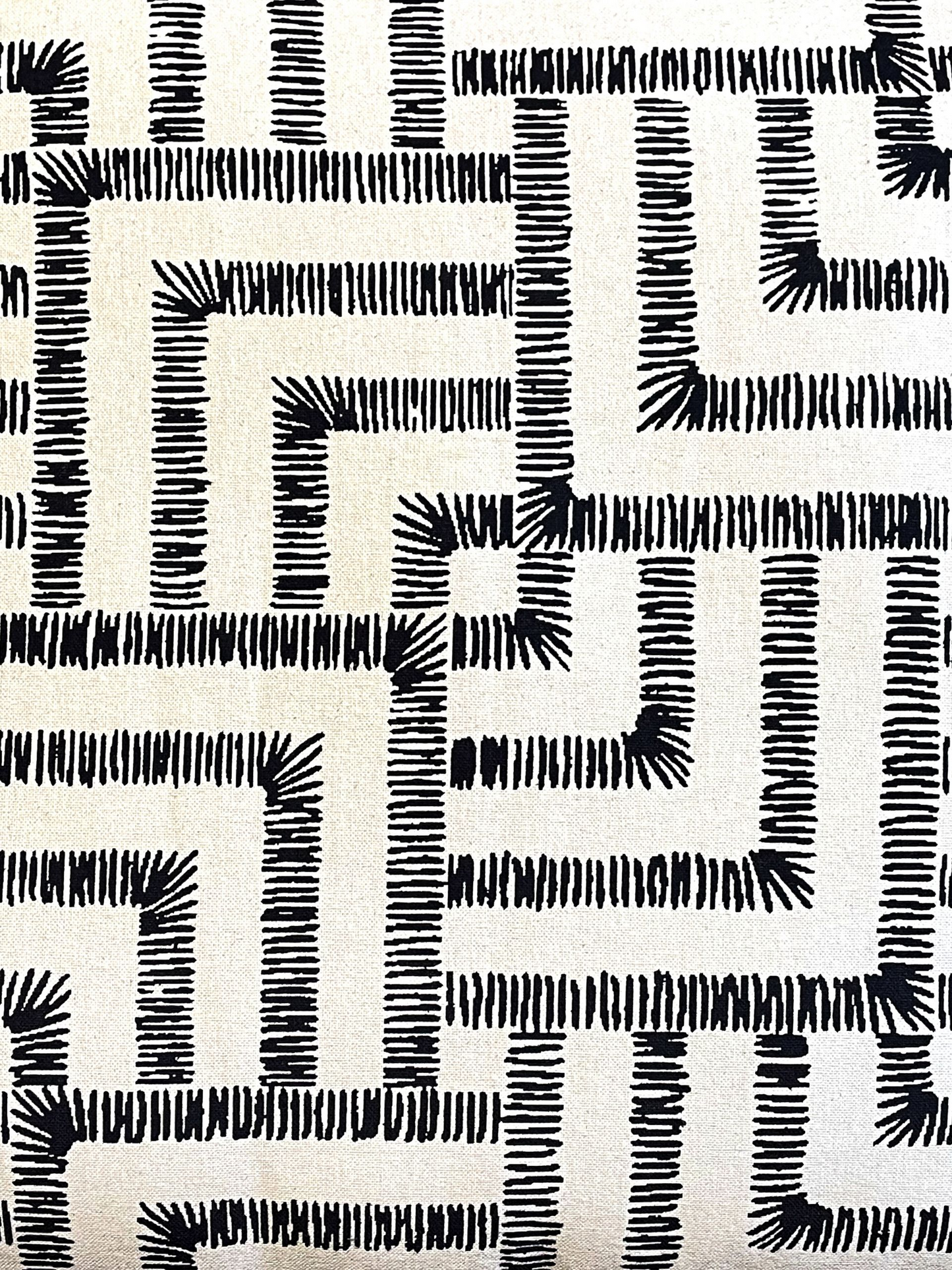 NEXA CUSHION BLACK & IVORY 20 x 20 IN