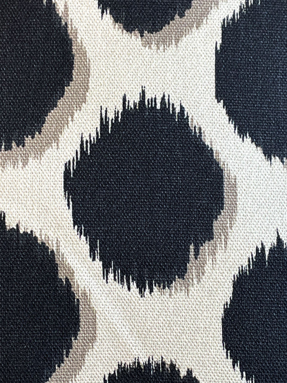 DIORRA SPOT BLACK & IVORY 20 x 20 IN