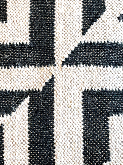 NAVARRA CUSHION BLACK & WHITE 20 x 20 IN