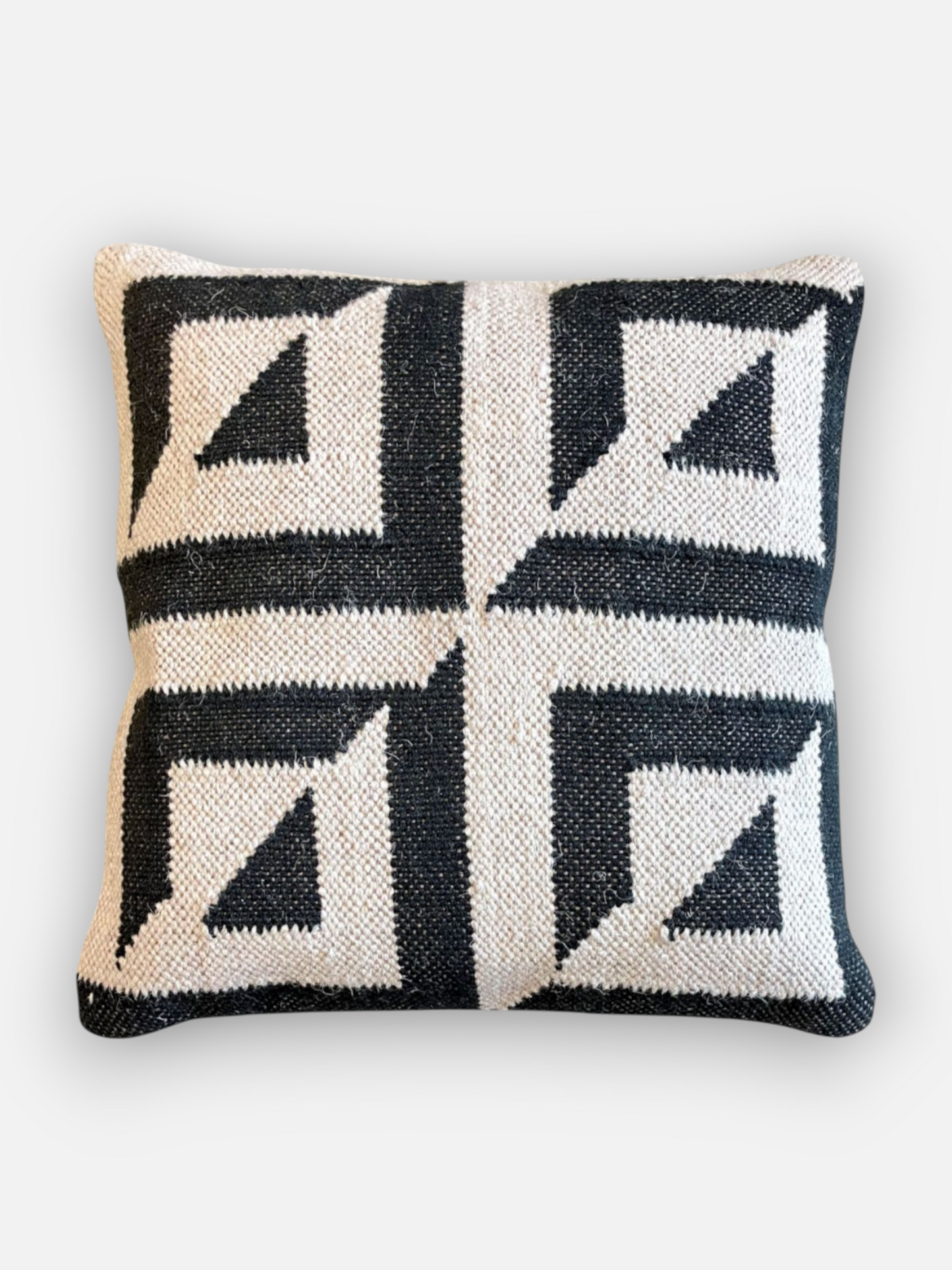 NAVARRA CUSHION BLACK & WHITE 20 x 20 IN