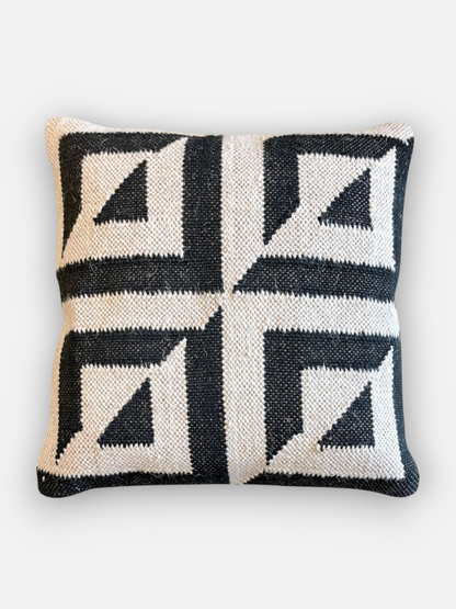 NAVARRA CUSHION BLACK & WHITE 20 x 20 IN