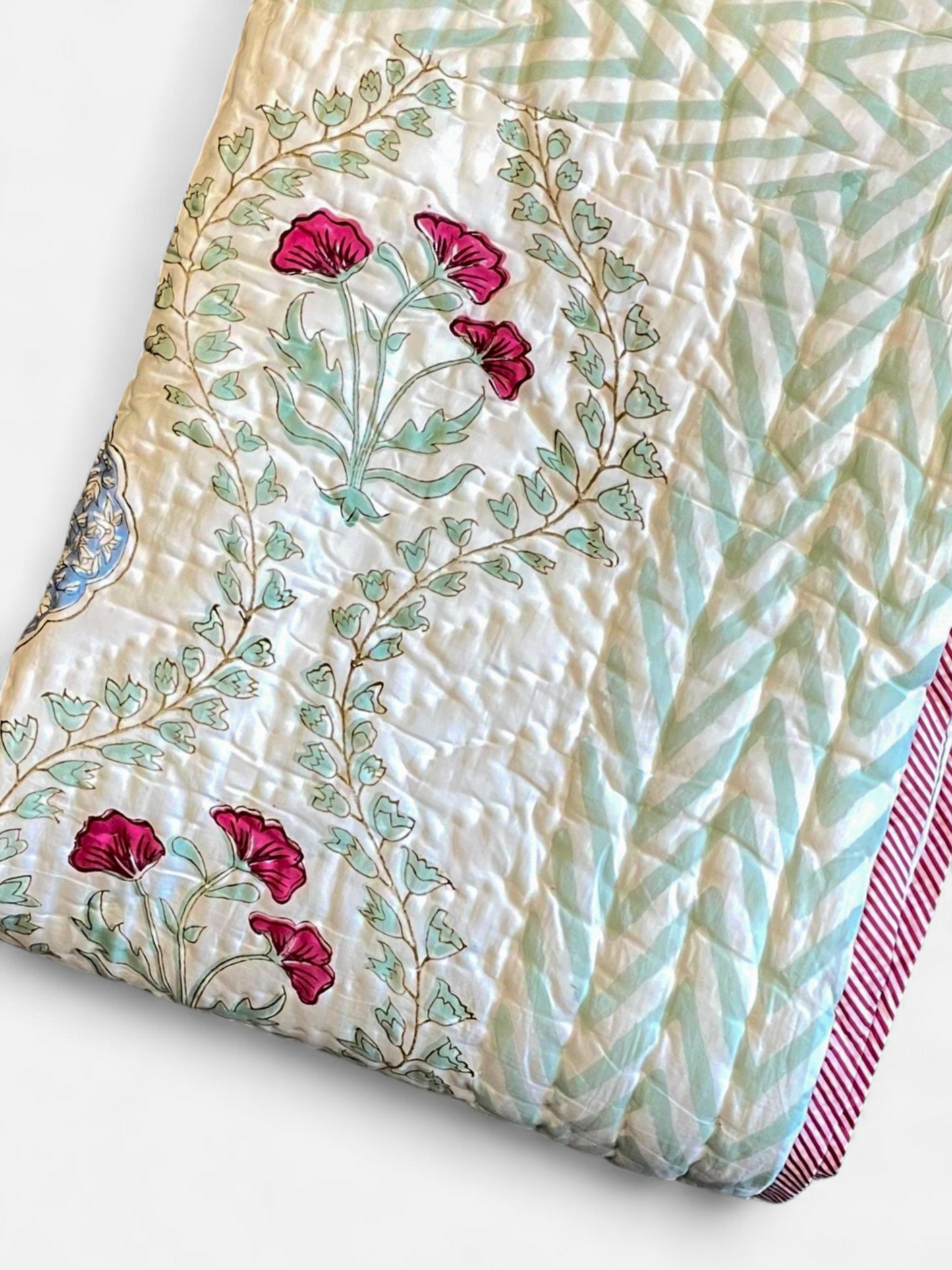 DREAMORA QUILTED COMFORTER  SINGLE MINT IVORY 58 x 92 IN