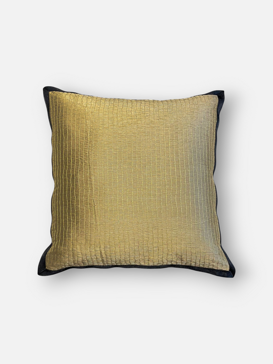DELVONA CUSHION GOLD & BLACK 18 x 18 IN