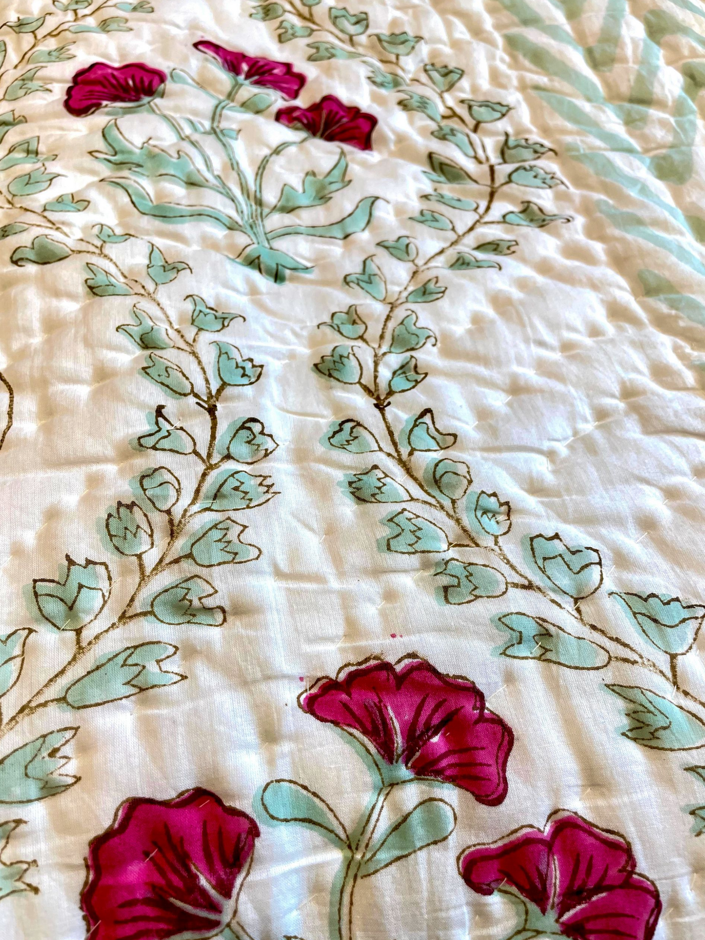 DREAMORA QUILTED COMFORTER  SINGLE MINT IVORY 58 x 92 IN