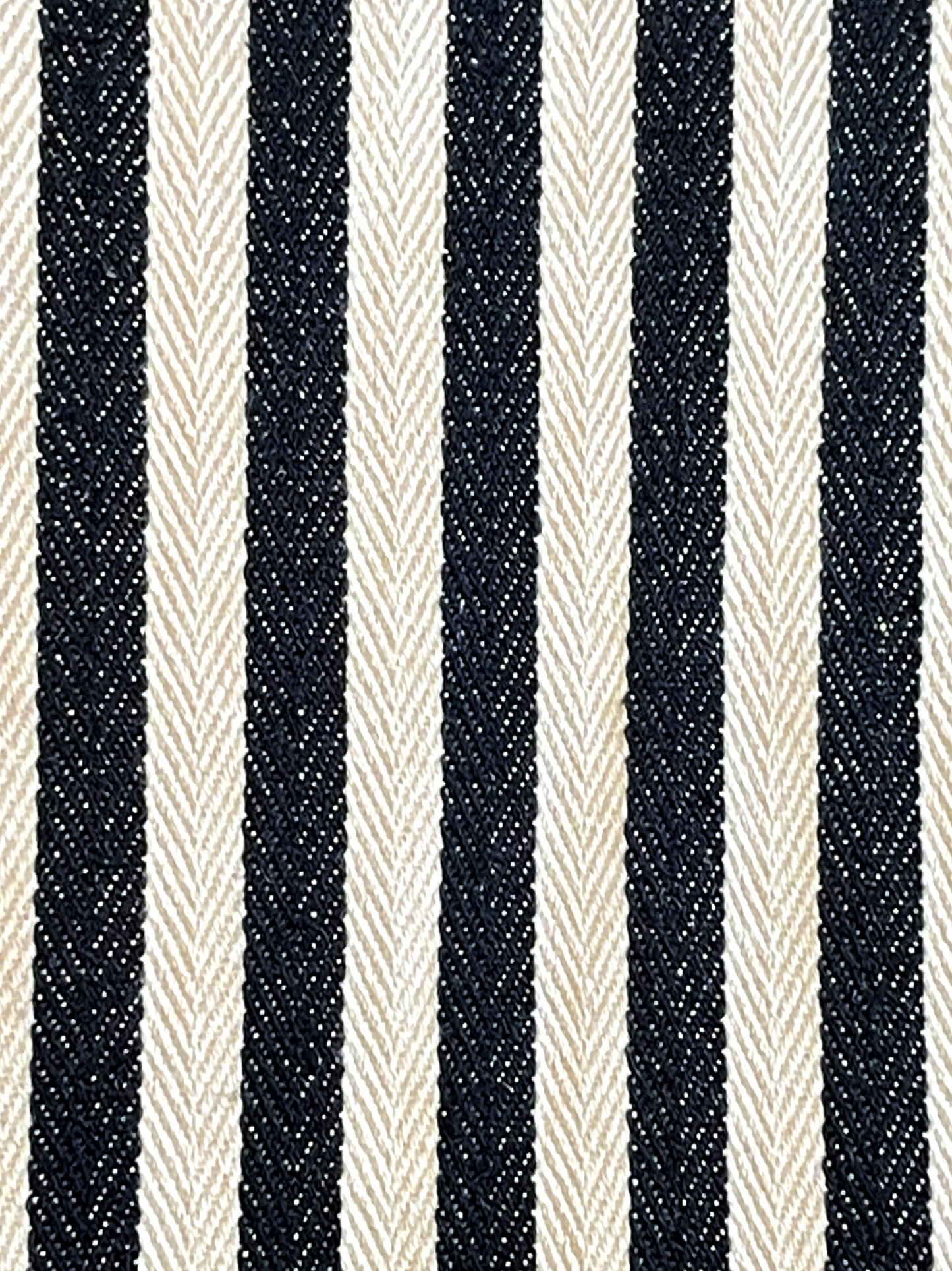 DUSKLINE LUMBER CUSHION BLACK & IVORY 24 x 16 IN