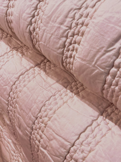 NOIRAINE BEDSPREAD WITH 2 CUSHION COVERS BLUSH CHAMPAGNE 90 x 108 IN