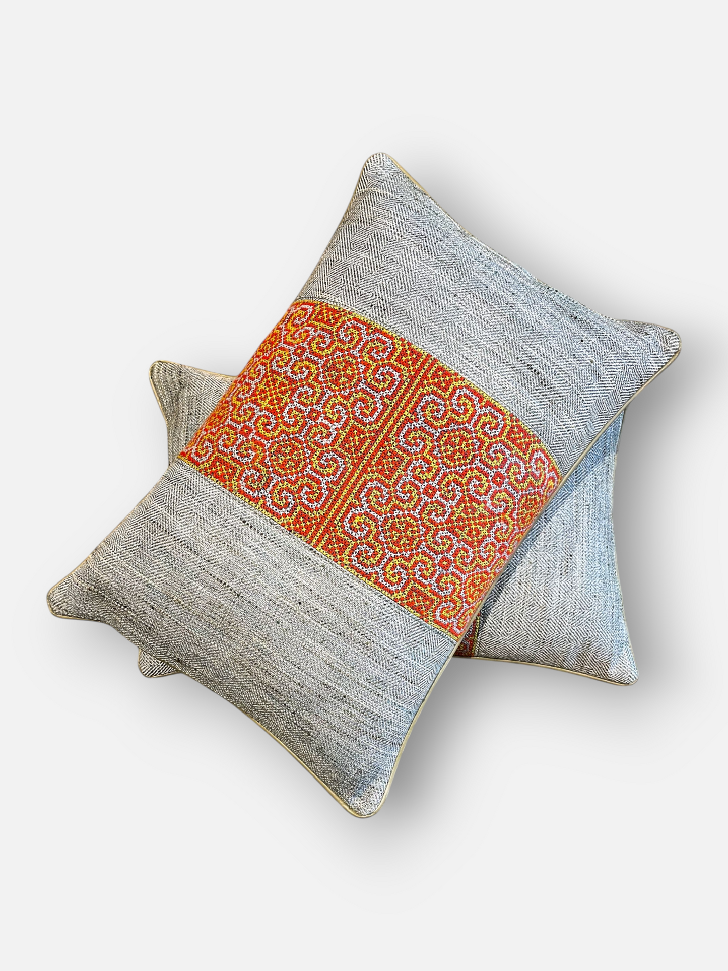 ROHANIC LUMBER CUSHION GREY & ORANGE 18 X 12 IN