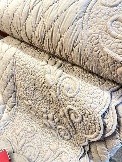ROSELURE BEDSPREAD WITH 2 CUSHION COVERS SOFT TAUPE GREY 90 x 108
