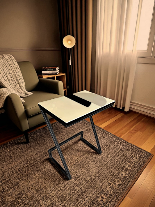 BLACK & WHITE TABLE SMALL