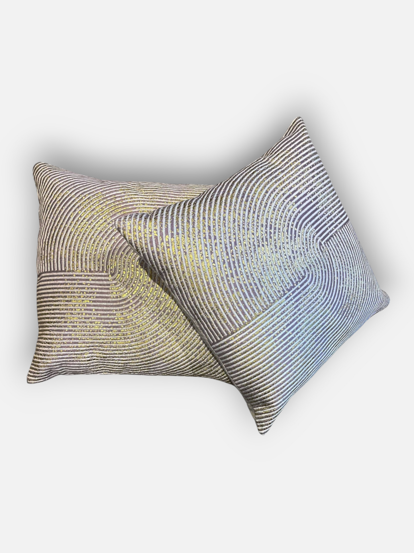 NERUVO GLEAM CUSHION LAVENDER GREY 18 x 18 IN