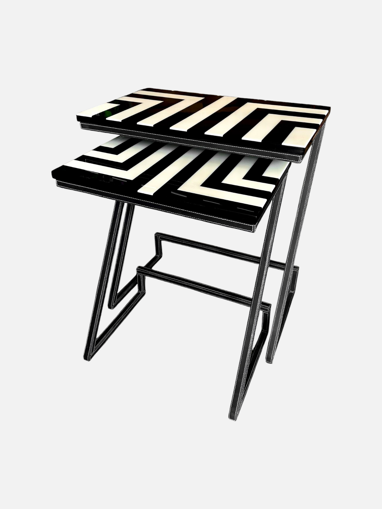 BLACK & WHITE TABLE LARGE