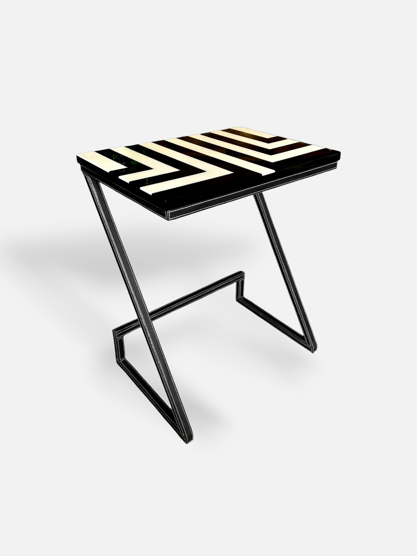 BLACK & WHITE TABLE SMALL
