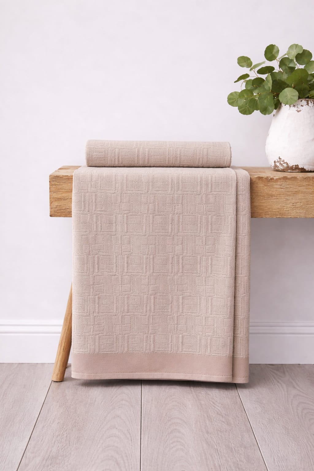 TAUPE LEAF BEDSPREAD 95X106 INCH
