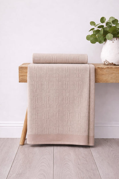 TAUPE LEAF BEDSPREAD 95X106 INCH