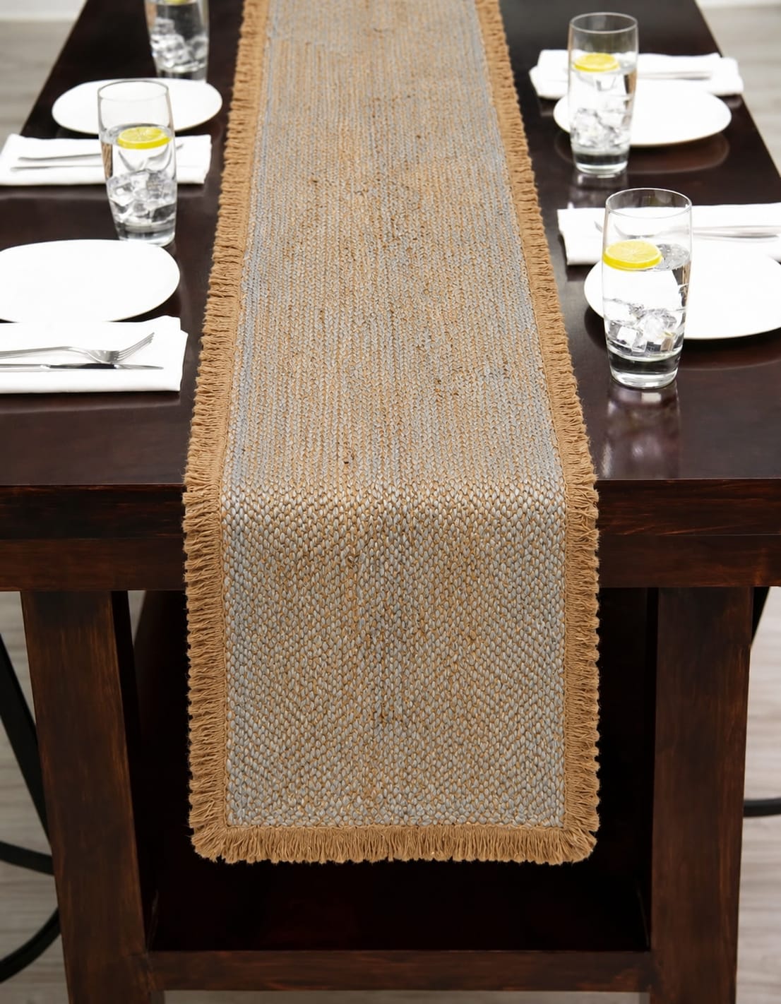 DUSKRA REC. TABLE RUNNER SOFT SILVER